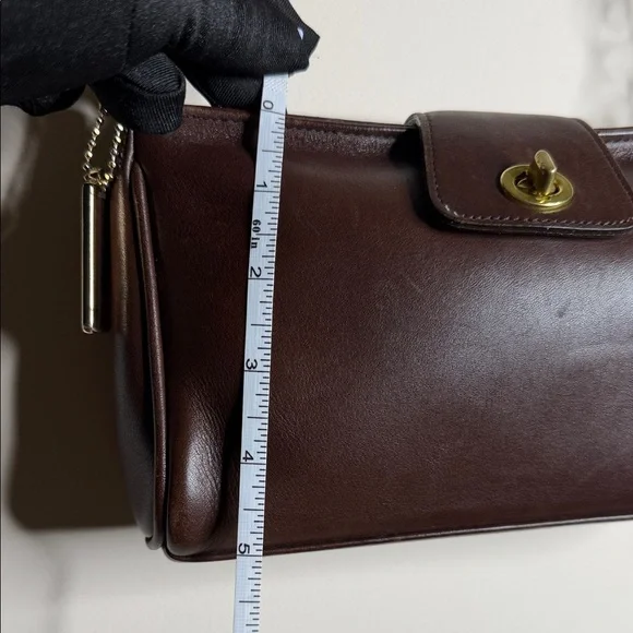 Coach Vintage Legacy Demi Turnlock Bag #9154 - Cuero Mahogany (1999) - Picture 16 of 17